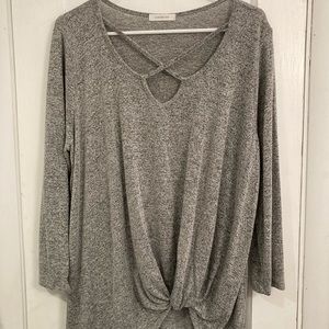 Knotted bottom loose sweater